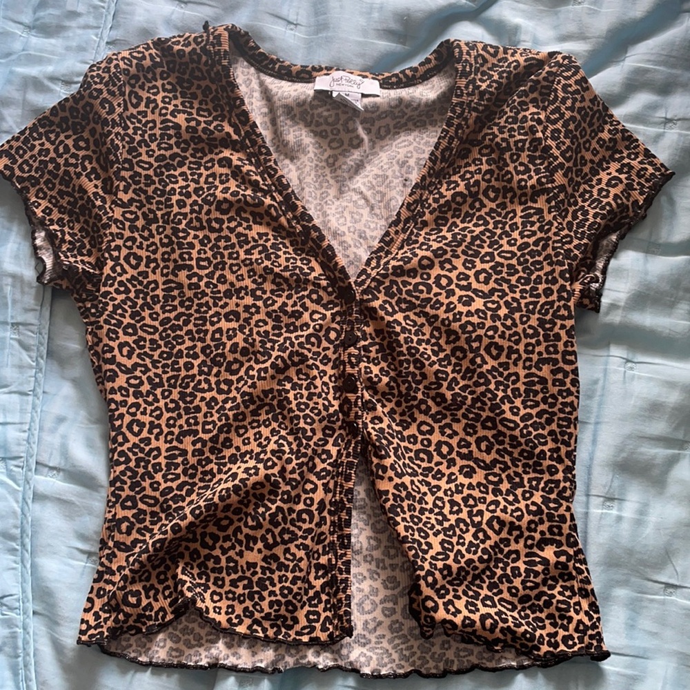 Leopard print , Open slit shirt, stretchy